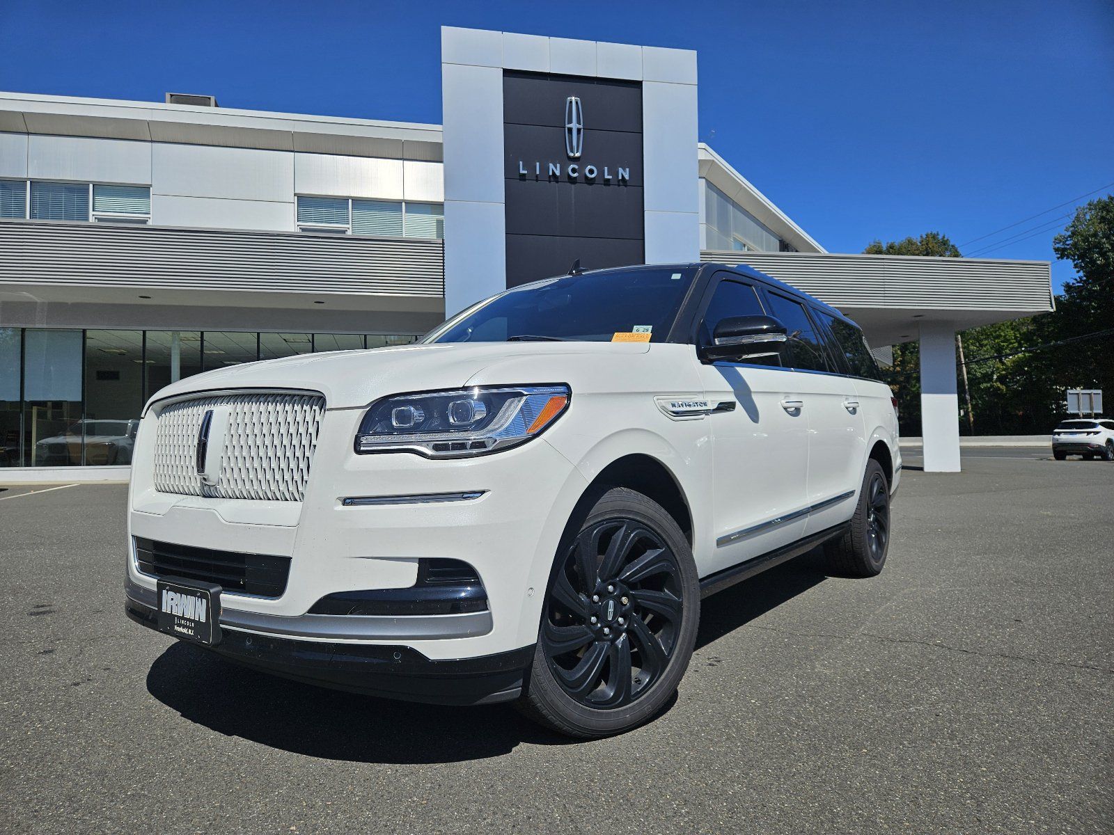 Used 2023 Lincoln Navigator L Reserve AWD/4WD image 1