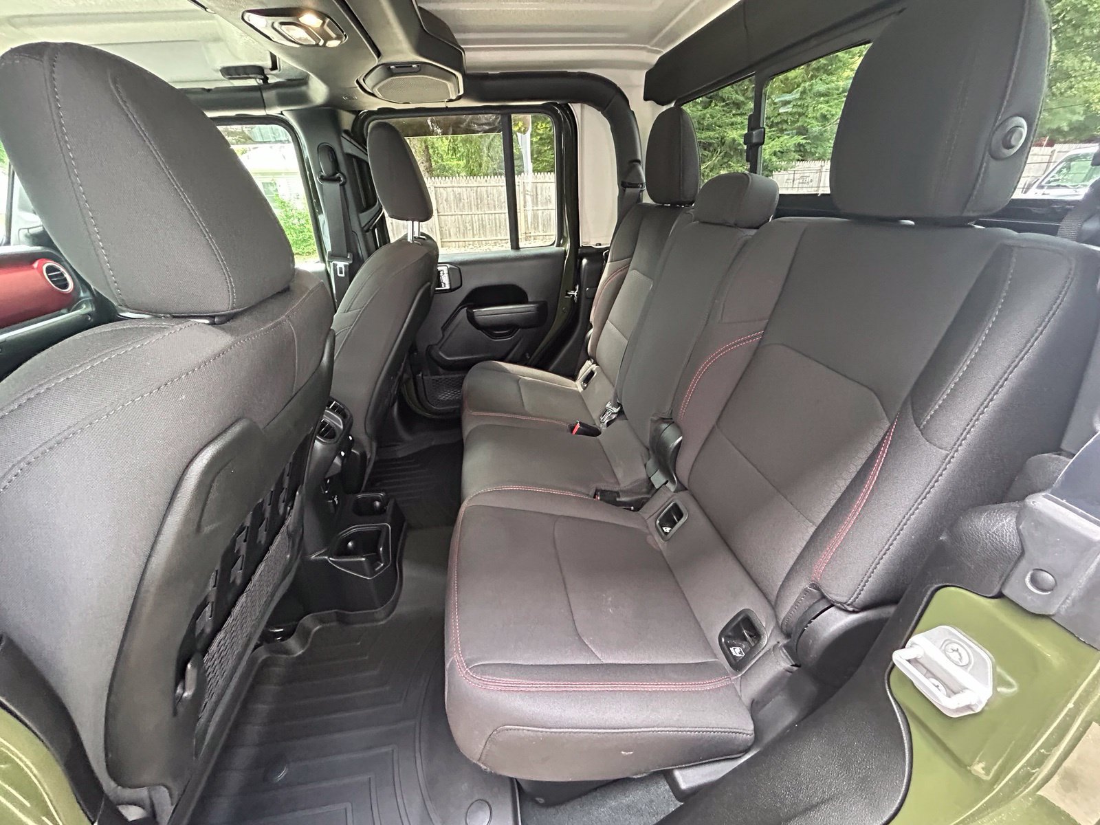 Used 2023 Jeep Gladiator Rubicon AWD/4WD image 10
