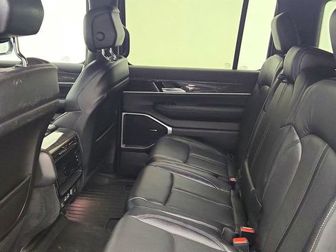 Used 2022 Jeep Wagoneer Series III AWD/4WD image 19