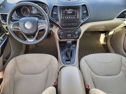 Used 2021 Jeep Cherokee Latitude FWD image 24