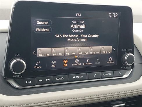 Used 2023 Nissan Rogue SV image 25