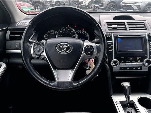 Used 2012 Toyota Camry SE image 5