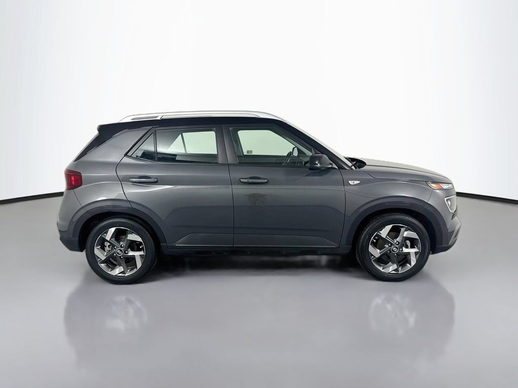 Certified 2024 Hyundai Venue Limited FWD image 4