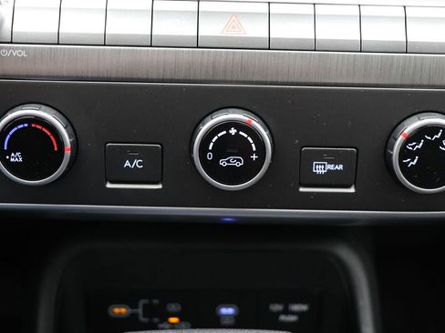 Used 2024 Hyundai Kona SE image 23