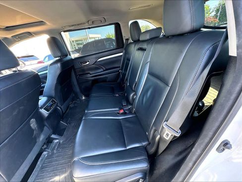 Used 2016 Toyota Highlander XLE AWD/4WD image 22