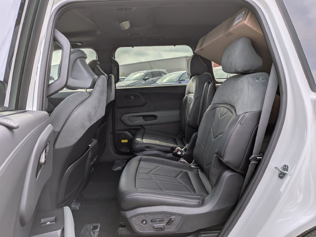 New 2027 Kia Telluride X-Line SX Prestige w/ Executive Package AWD/4WD image 12