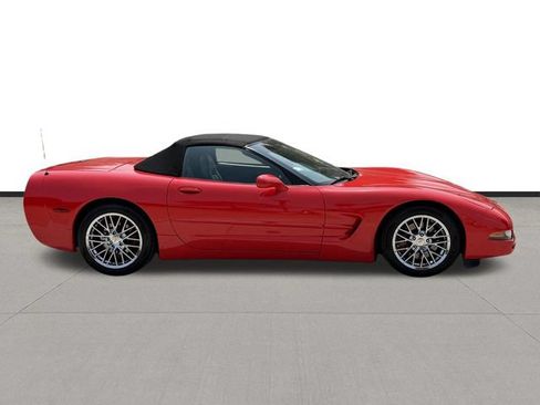 Used 2002 Chevrolet Corvette Convertible w/ Preferred Equipment Group2 RWD image 4