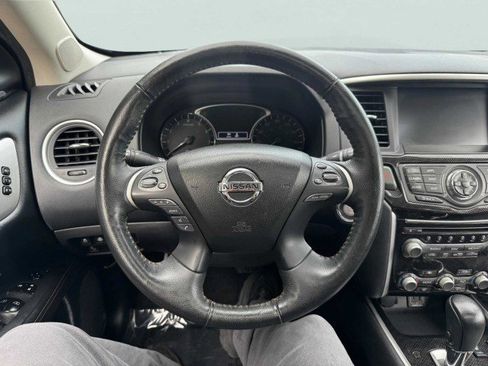 Used 2020 Nissan Pathfinder SL image 33