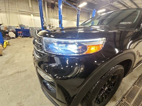 Used 2022 Ford Explorer XLT w/ Equipment Group 202A image 29