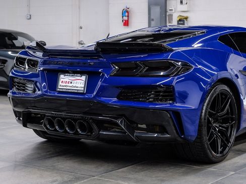 Used 2025 Chevrolet Corvette Z06 w/ Battery Protection Package image 13