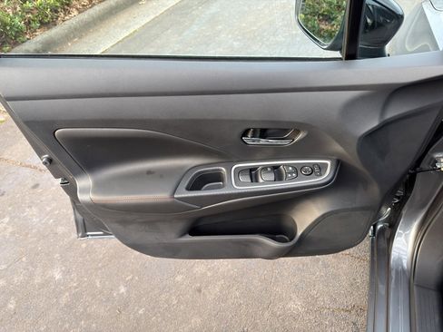 New 2025 Nissan Versa SR w/ Trunk Package image 17