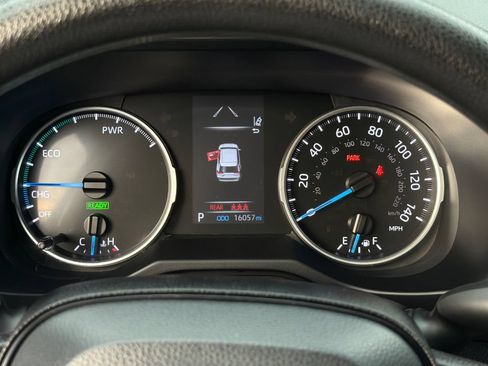 Used 2022 Toyota RAV4 LE AWD/4WD image 23