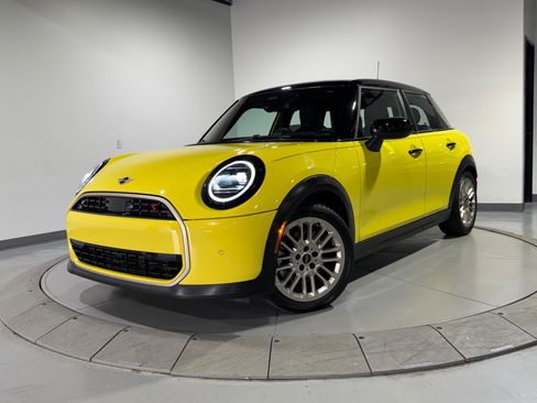 Used 2025 MINI Cooper S FWD image 1