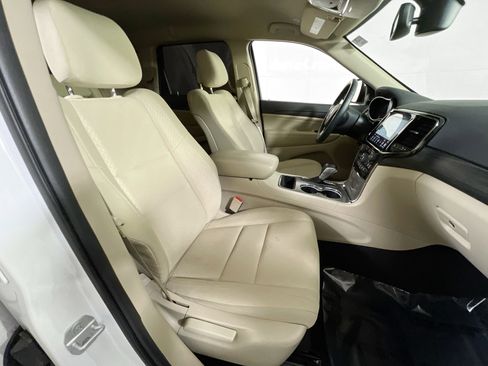 Used 2022 Jeep Grand Cherokee Laredo E image 26