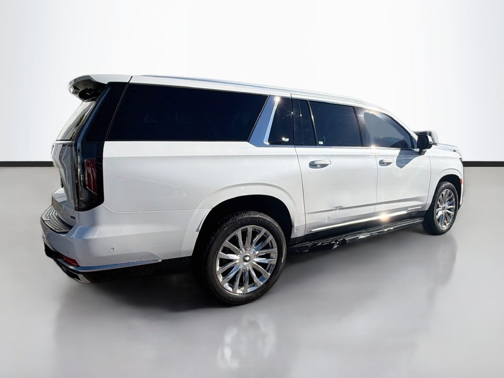 Used 2022 Cadillac Escalade ESV Premium Luxury RWD image 4