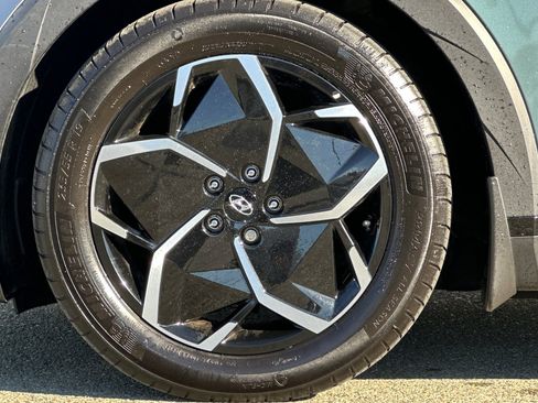 Used 2024 Hyundai Ioniq 5 SE image 33