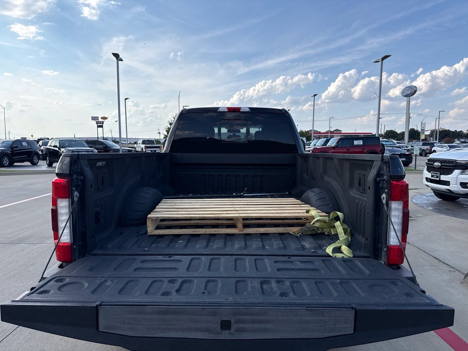 Used 2018 Ford F350 King Ranch w/ King Ranch Ultimate Package AWD/4WD image 12