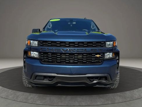 Used 2020 Chevrolet Silverado 1500 Custom w/ Custom Value Package RWD image 3