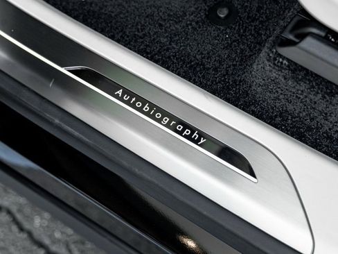 New 2026 Land Rover Range Rover Autobiography image 16