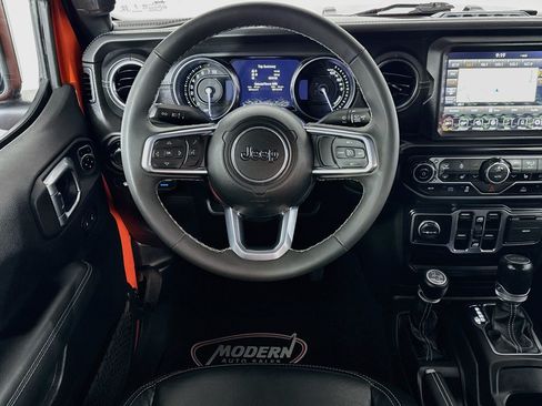Used 2023 Jeep Wrangler Unlimited Sahara w/ Cold Weather Group AWD/4WD image 23