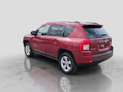 Used 2011 Jeep Compass Latitude w/ Sun/Sound Group AWD/4WD image 6