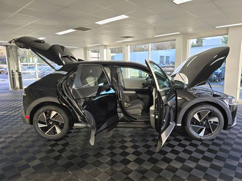 New 2026 Hyundai Ioniq 5 SEL image 18