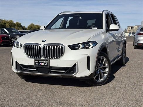 Used 2024 BMW X5 xDrive40i w/ Premium Package image 3