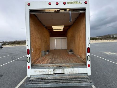 Used 2016 Ford E-350 and Econoline 350 Super Duty w/ Power Windows & Locks Group RWD image 15