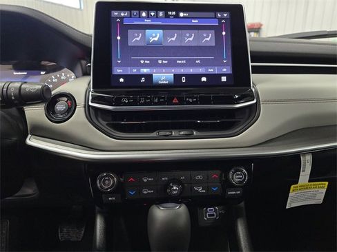 New 2026 Jeep Compass Limited image 32