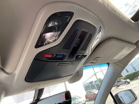 Used 2020 Subaru Outback Limited image 19