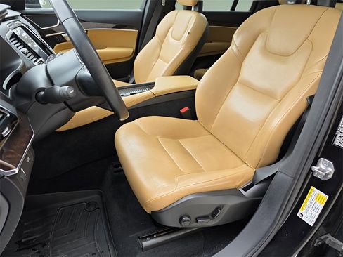 Used 2016 Volvo XC90 T6 Momentum image 23