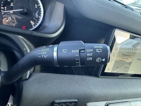 Used 2023 Land Rover Defender 110 X-Dynamic SE image 17