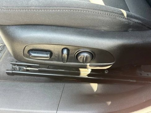 Used 2018 Chevrolet Malibu LT FWD image 15