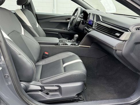 Used 2025 Toyota Camry SE image 14