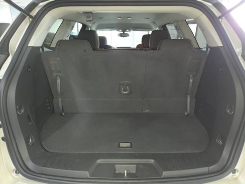 Used 2015 Chevrolet Traverse LT w/ Style and Technology Package FWD image 27