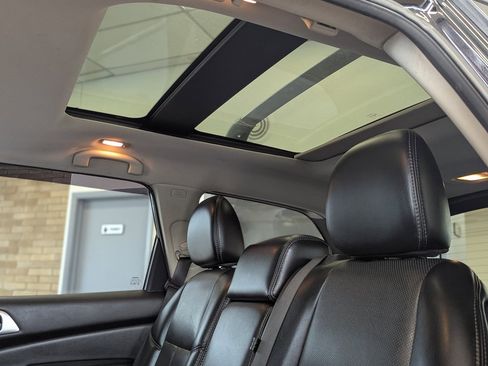 Used 2017 Nissan Pathfinder Platinum w/ Cargo Package image 40