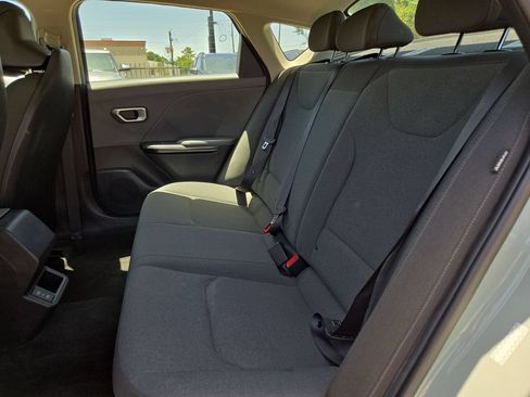 Used 2025 Kia K4 FWD image 27