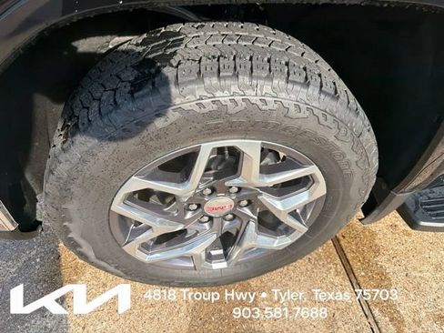 Used 2024 GMC Sierra 1500 SLT w/ SLT Premium Package AWD/4WD image 4