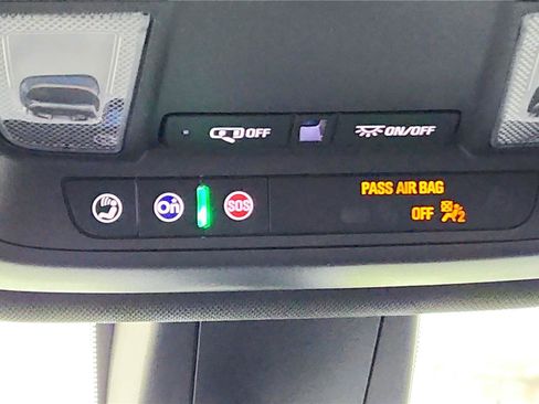 Used 2023 Chevrolet Traverse LT image 41