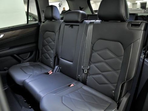 New 2026 Volkswagen Atlas SE image 8