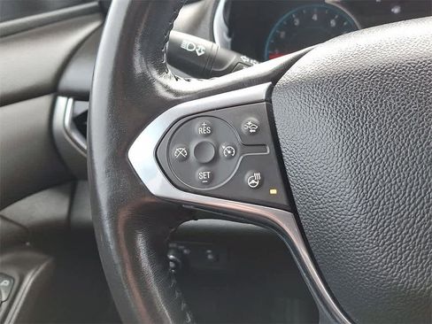 Used 2020 Chevrolet Traverse LT w/ Driver Confidence II Package image 16