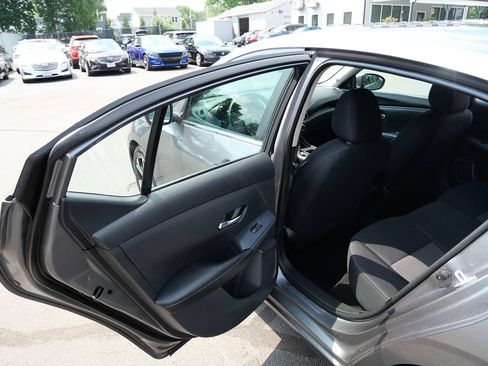 Used 2023 Nissan Sentra SV FWD image 28