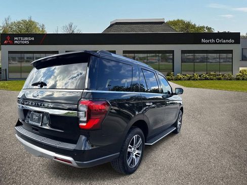 Used 2023 Ford Expedition Limited image 3