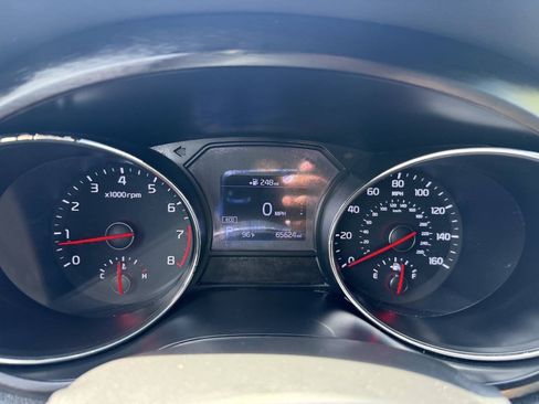 Used 2020 Kia Sedona EX FWD image 16