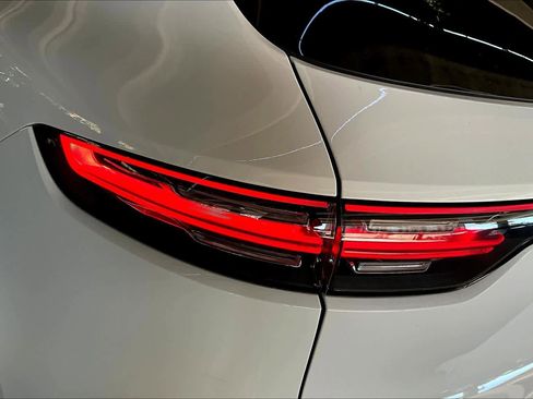 Used 2022 Porsche Cayenne E-Hybrid AWD/4WD image 56