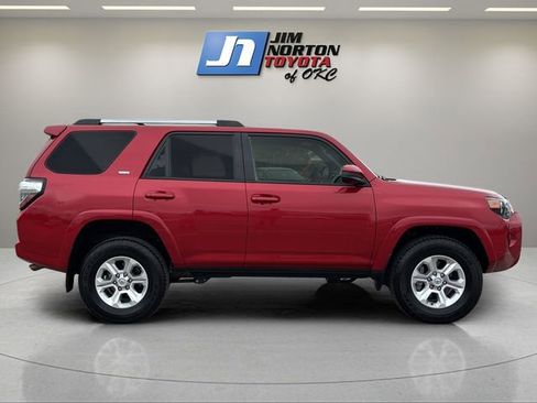 Used 2024 Toyota 4Runner SR5 AWD/4WD image 4