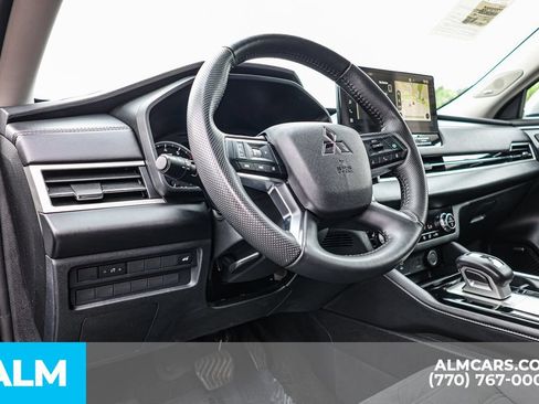 Used 2025 Mitsubishi Outlander SE FWD image 29
