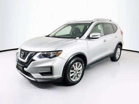 Used 2017 Nissan Rogue SV FWD image 3