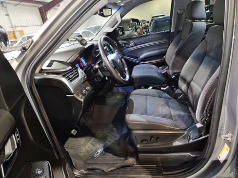 Used 2019 Chevrolet Tahoe 4WD w/ Enhanced Driver Alert Package image 14