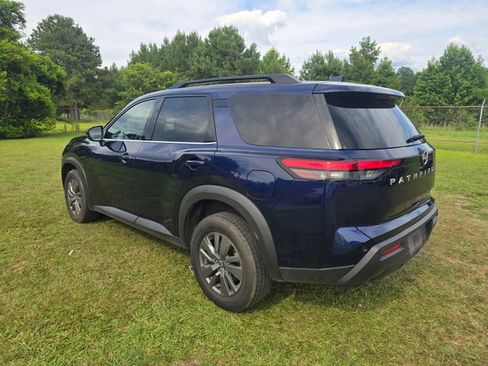 Used 2025 Nissan Pathfinder SV AWD/4WD image 5